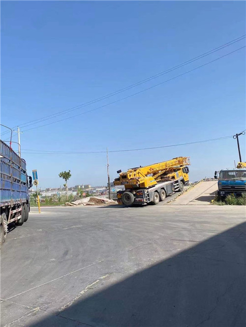 江津区25吨吊车的租赁价格大概是多少？